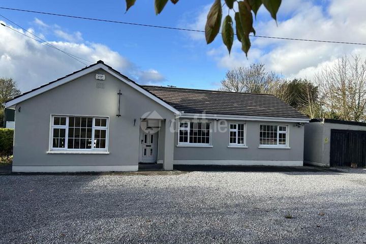 Derryvale, Roscrea, Co. Tipperary