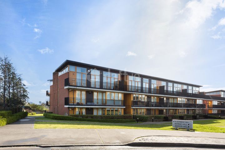Apartment 9, Riverbank Hall, Addison Avenue