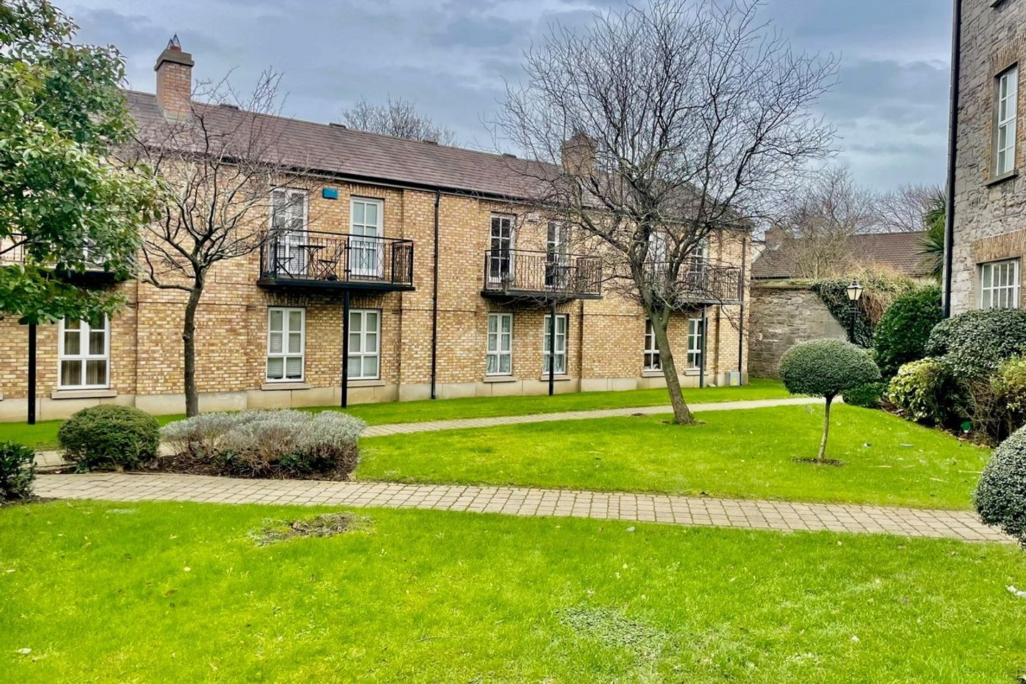 19 Haddington Square, Beggar's Bush, Ballsbridge, Dublin 4 is for rent