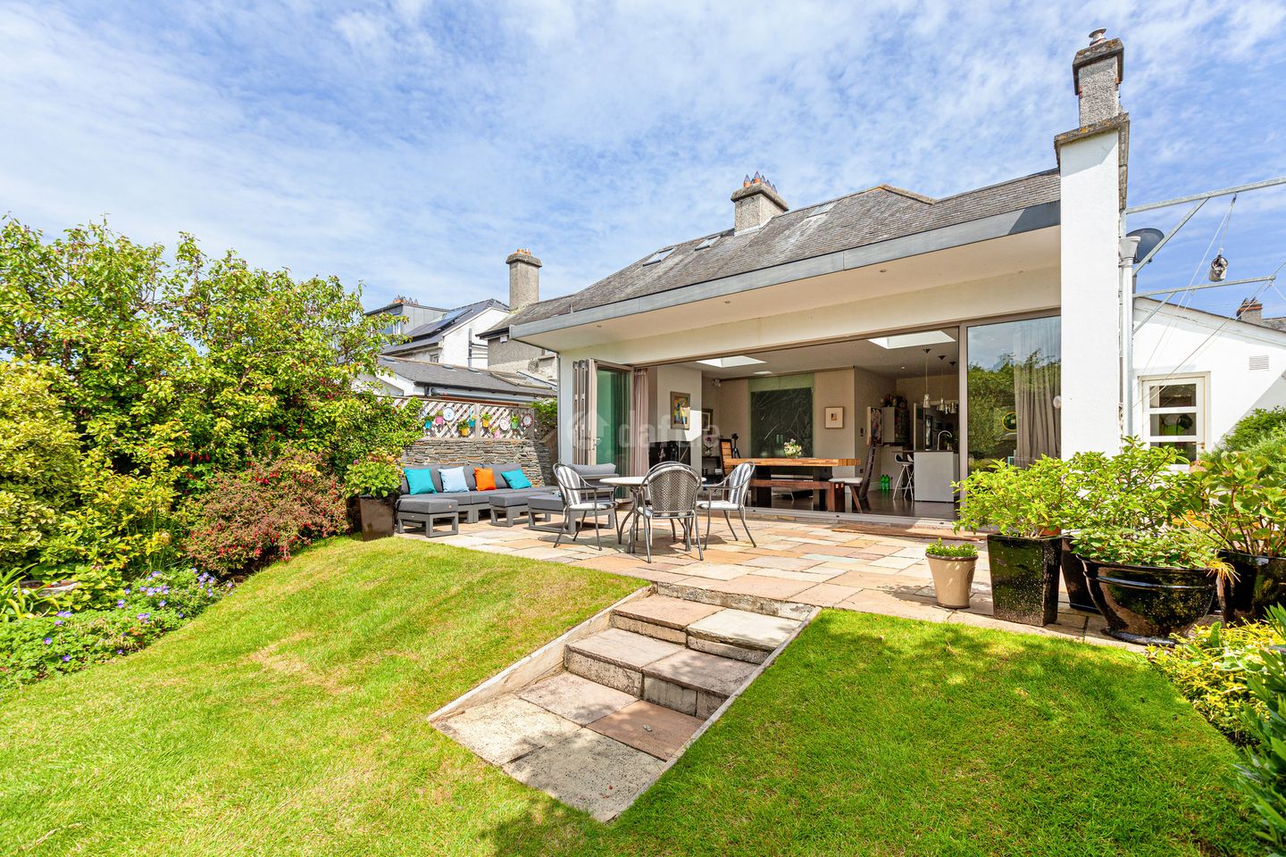 SHORT LET ONLY Booterstown, Booterstown, Co. Dublin is for rent on