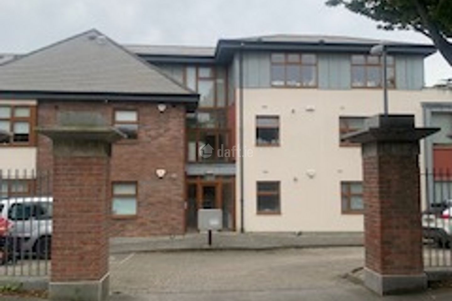Apartment 10, Tudor House, Kincora Park, Clontarf, Dublin 3 is for rent