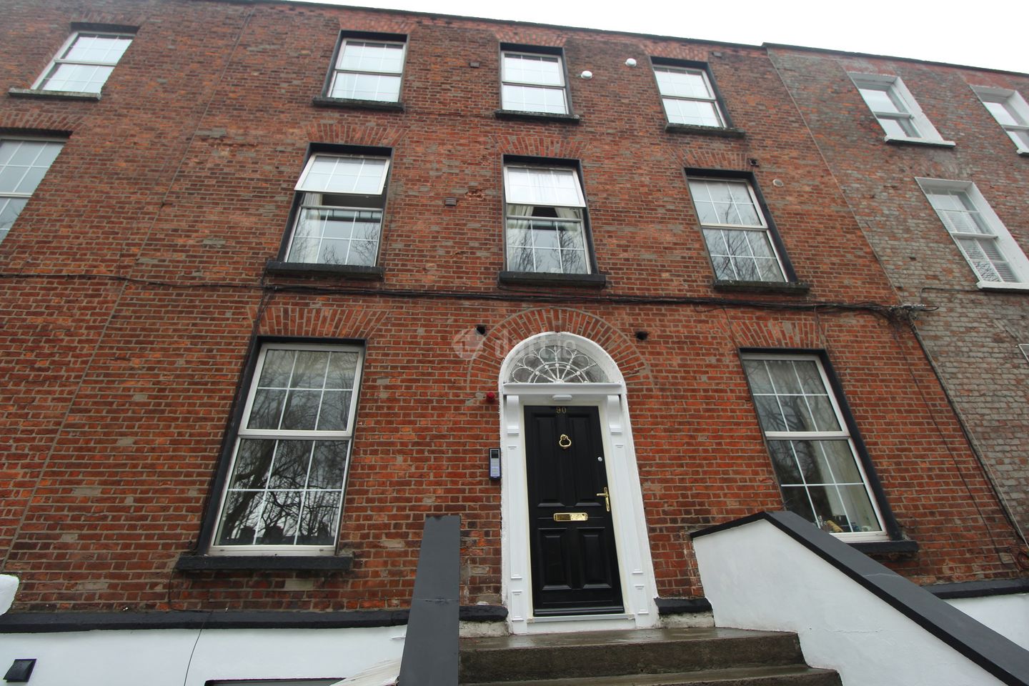Flat 5 90 Drumcondra Road lower, Dublin 9, Drumcondra, Dublin 3 is for
