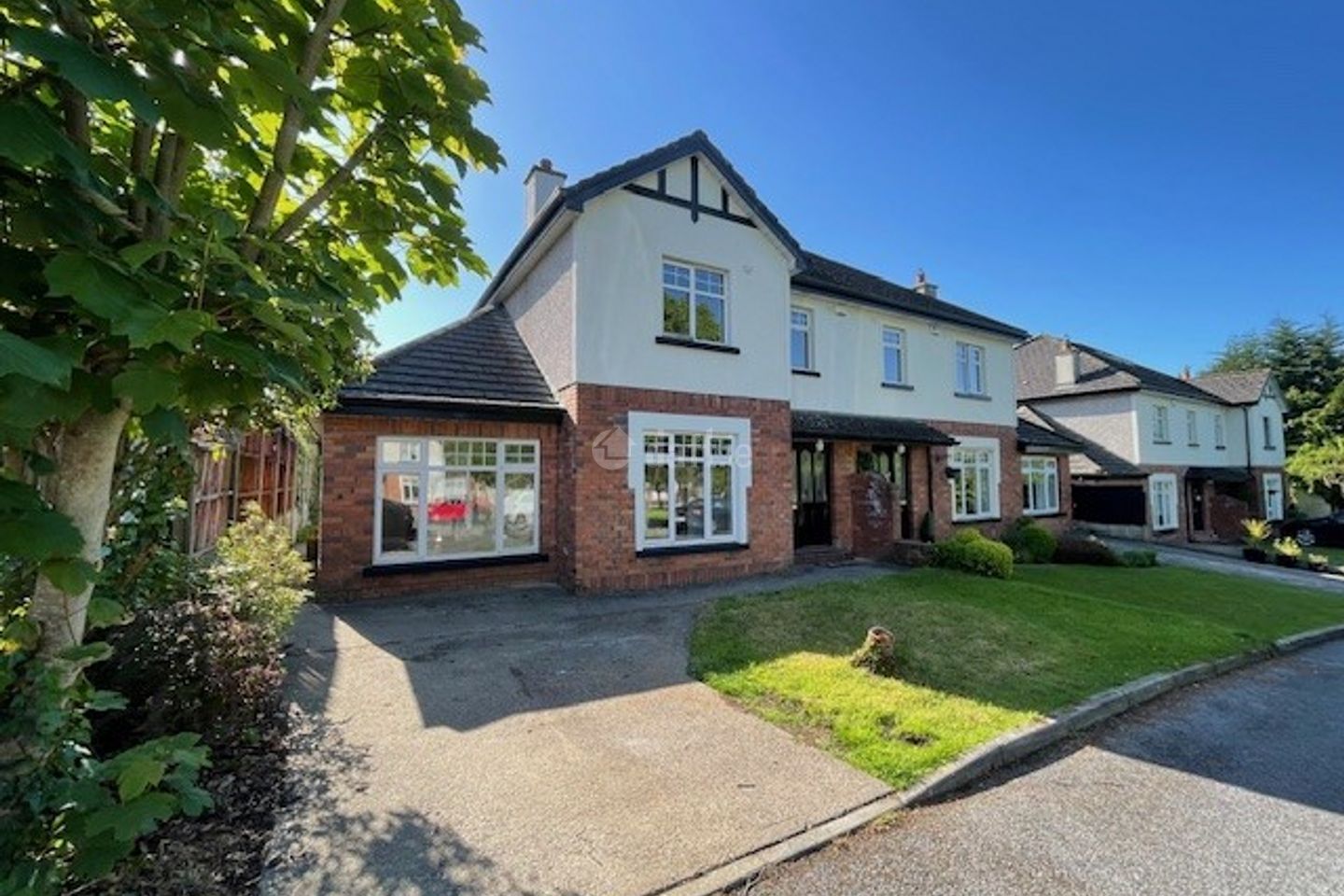 8 Castlecourt, Ashbourne Avenue, South Circular Road, Co. Limerick is