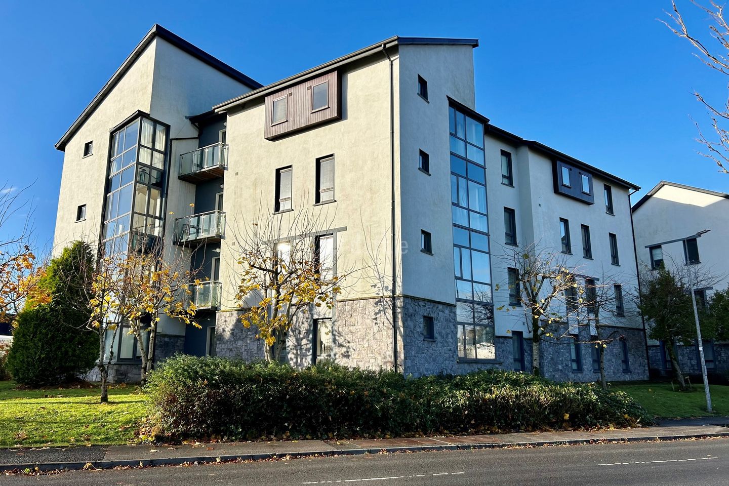 The Pavillion, Central Park, CarrickonShannon, Co. Leitrim is for