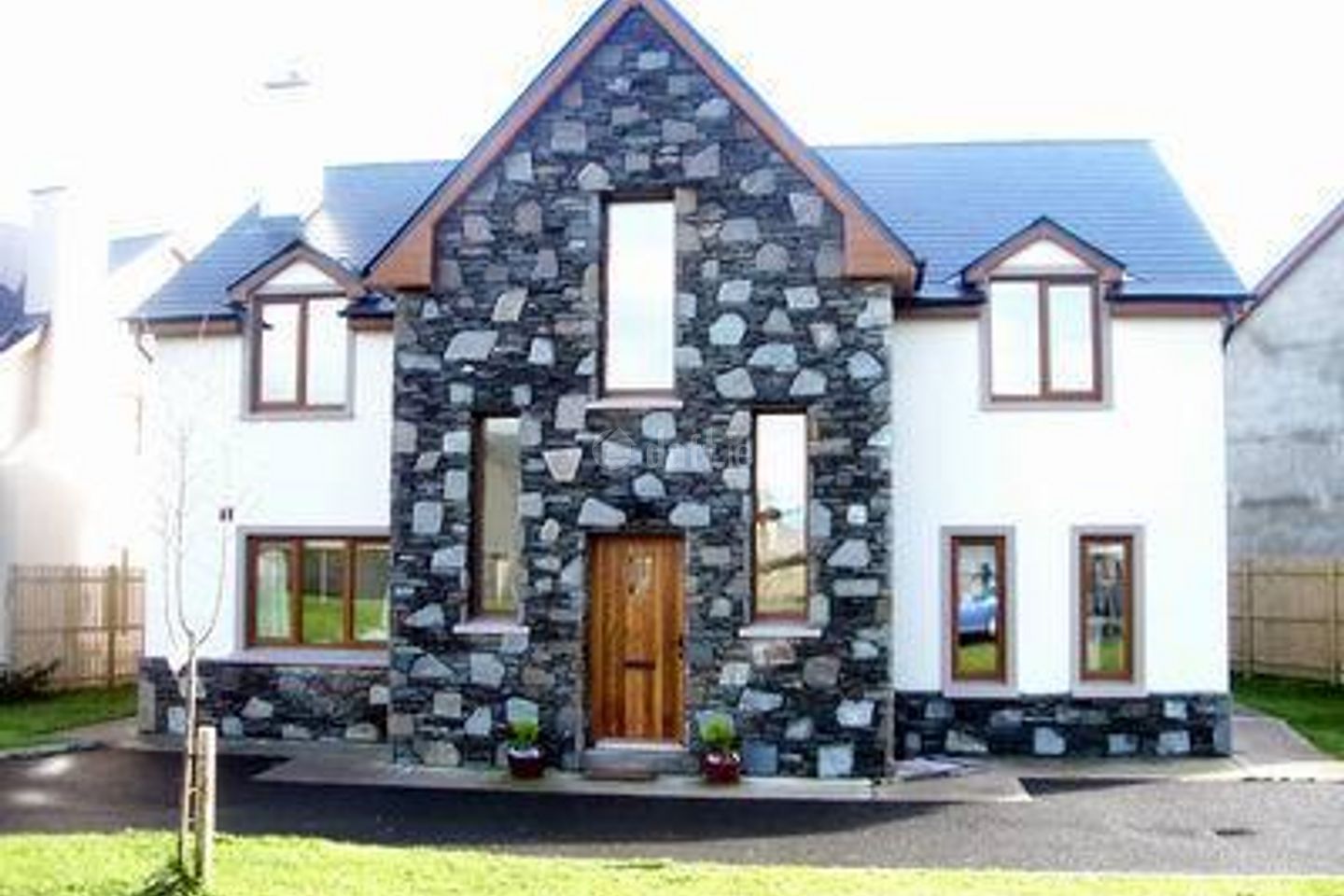 Castle Harbour, Ballykissane, Co. Kerry is for rent on Daft.ie