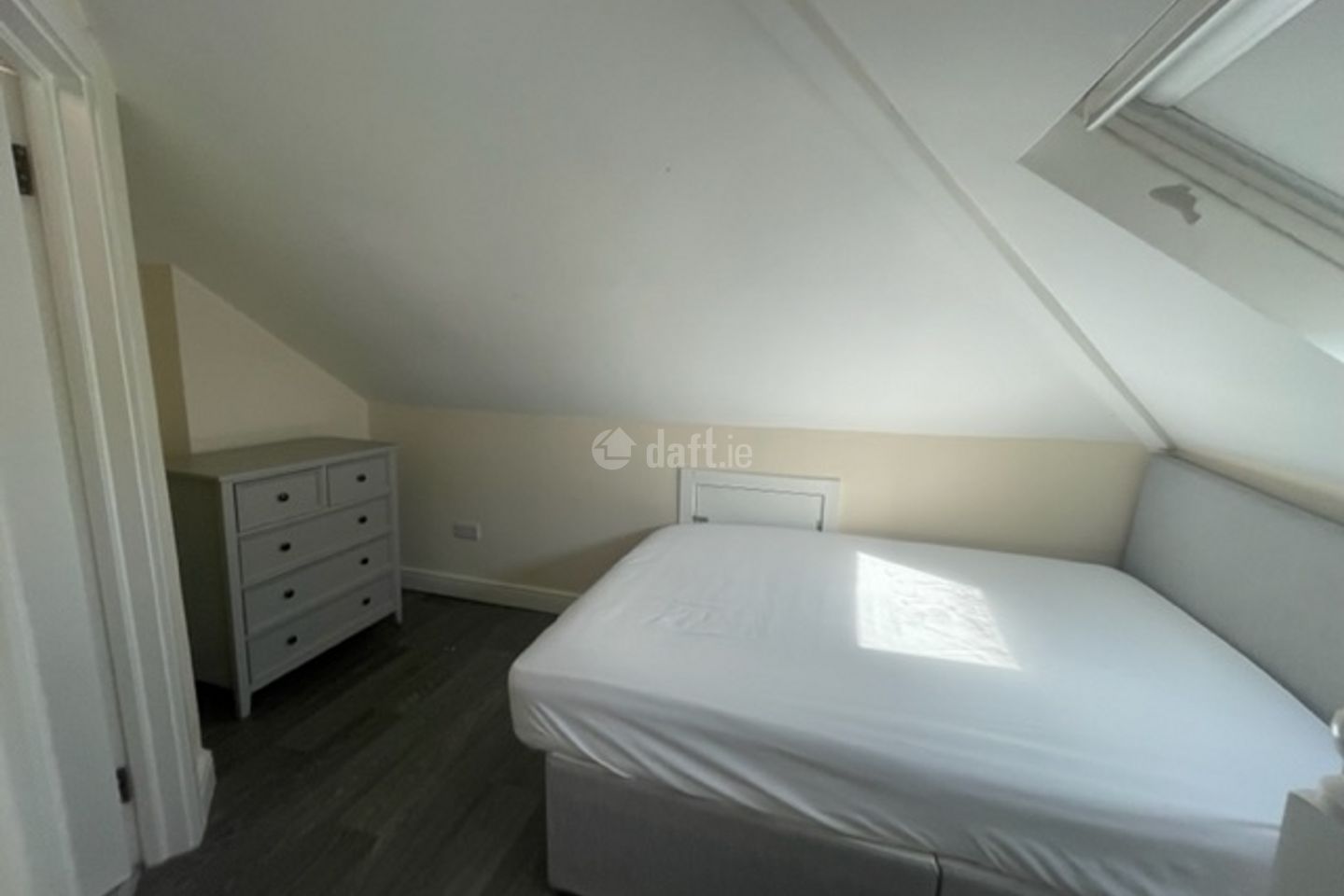 Aylmer Road (Double Room / House Share), Newcastle, Co. Dublin is for