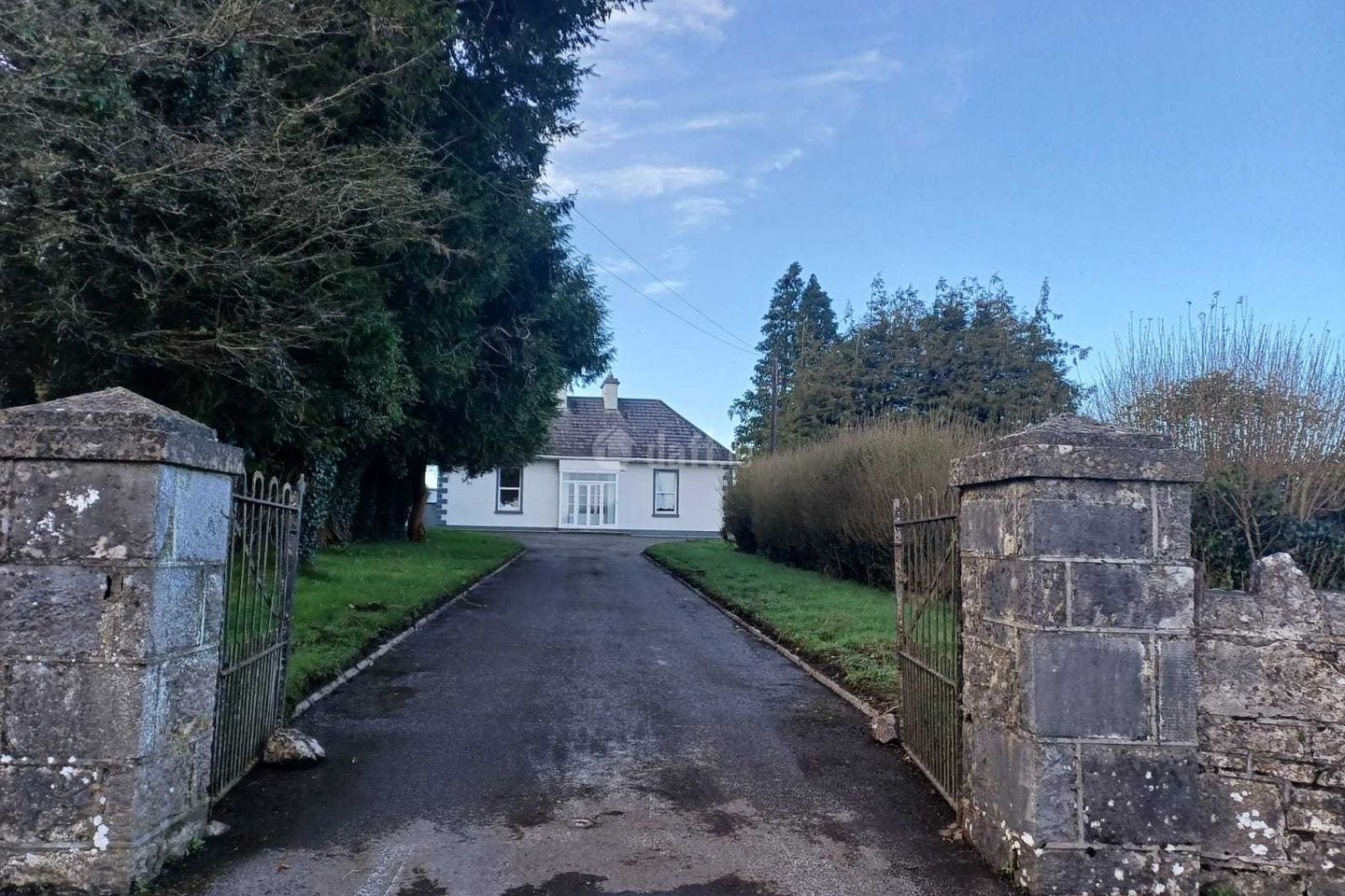 Parochial House Killererin, Barnaderg, Co. Galway is for rent on Daft.ie