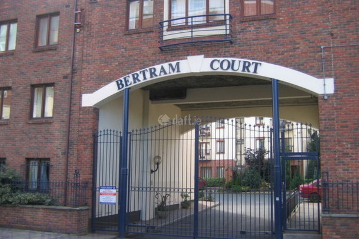 38 Bertram Court, Lambe Alley, Christchurch, Dublin 8 is for rent on