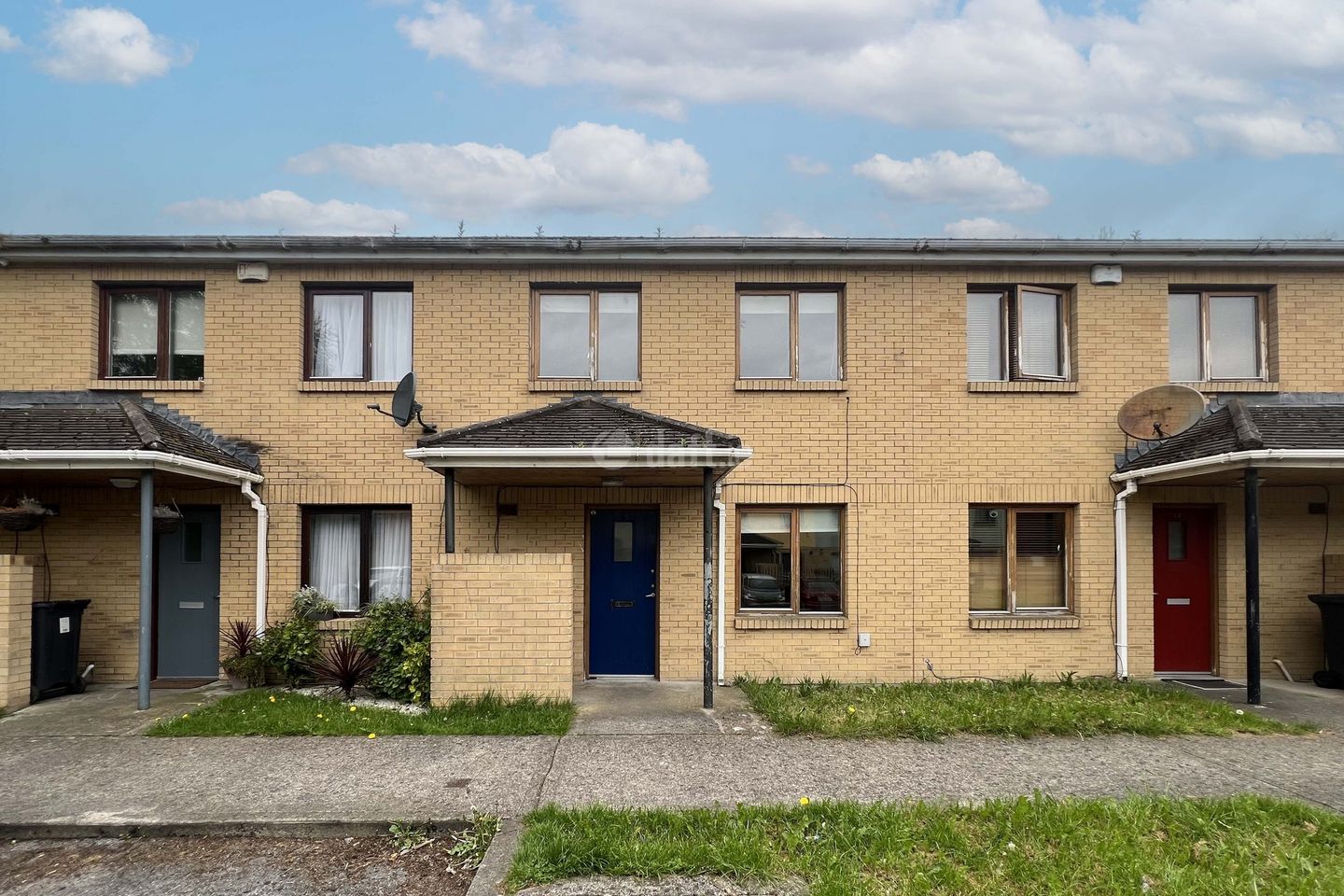 15 Russell Downs, Russell Square, Tallaght, Dublin 24 is for rent on