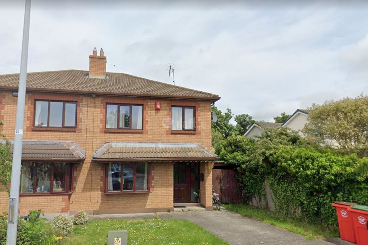 Hum to rent in Edwards Court, Rathfarnham