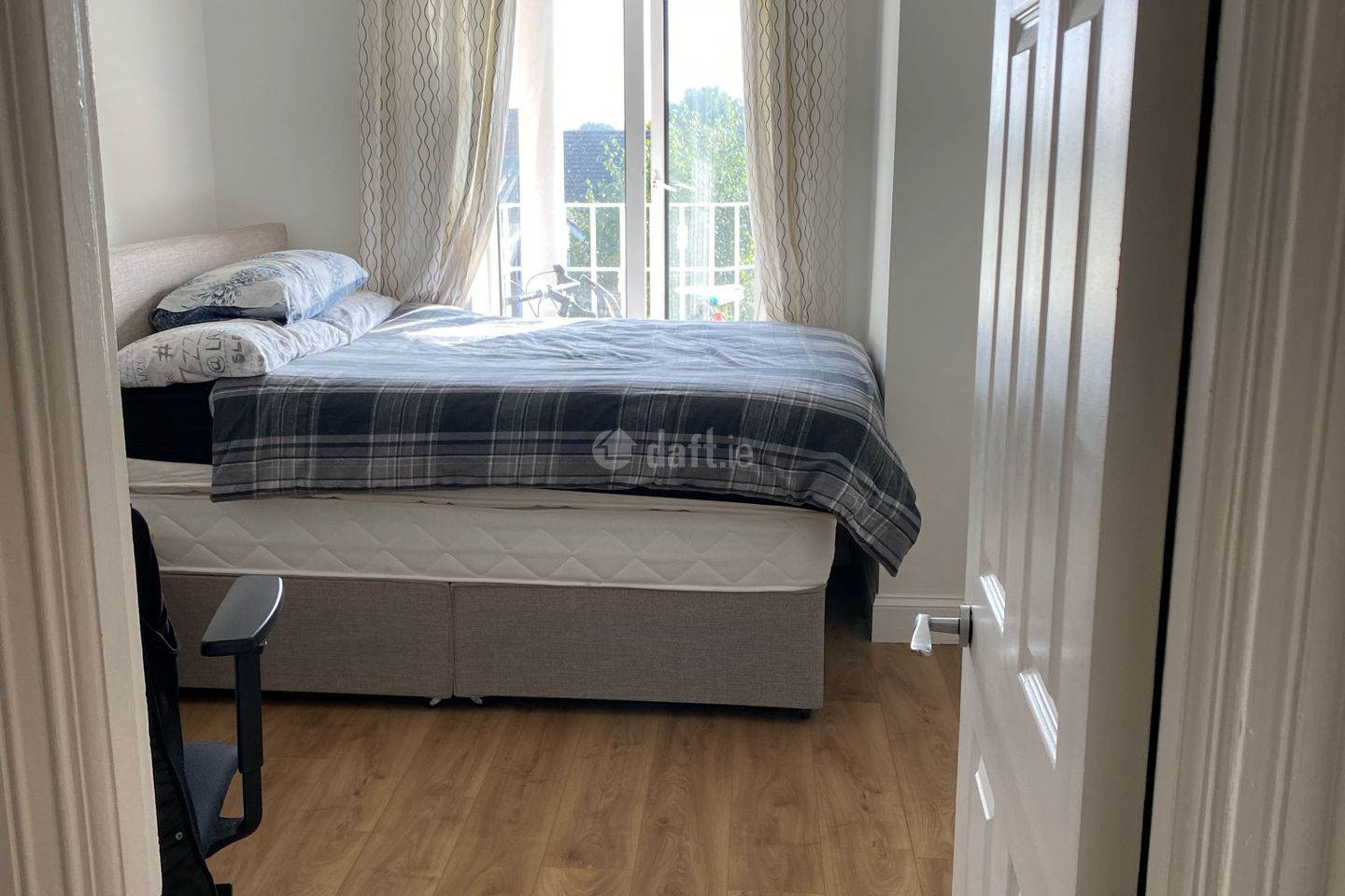 The Sweepstakes, Ballsbridge Park, D4, Ballsbridge, Dublin 4 to share