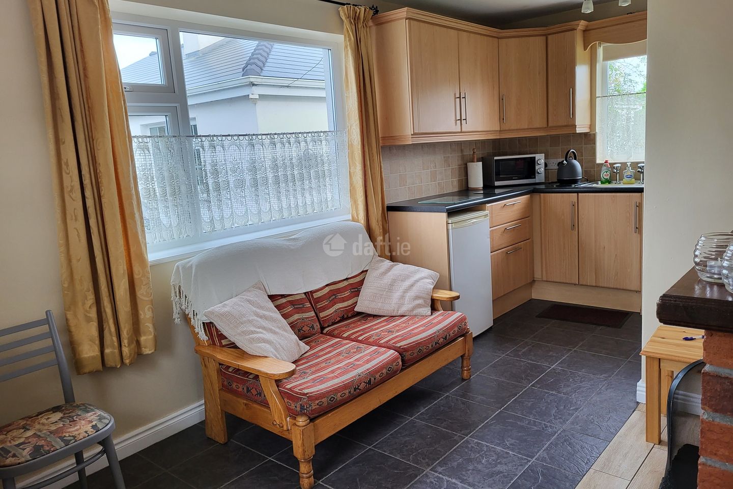 Castleport Apartment, Ballymacrah, Castlebar, Co. Mayo is for rent on