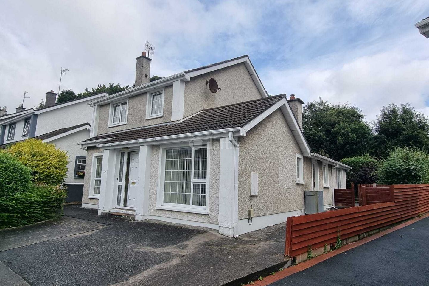12 Oaklands Park, Letterkenny, Co. Donegal