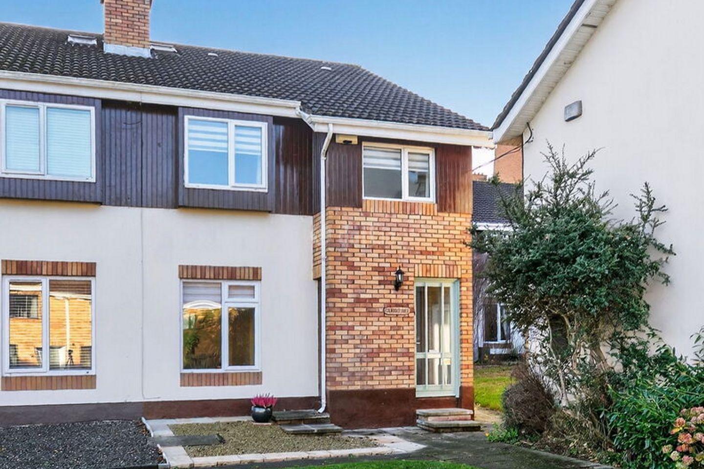 Carrig Hill, 44 Cowper Village