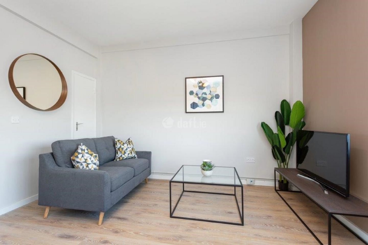 1 bedroom apartment, Mespil Estate, Sussex Road, Dublin 4