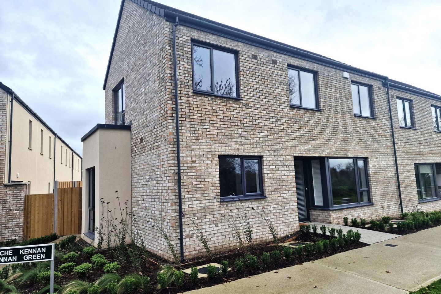 Kennan Green, Luttrellstown Gate, Castleknock, Dublin 15