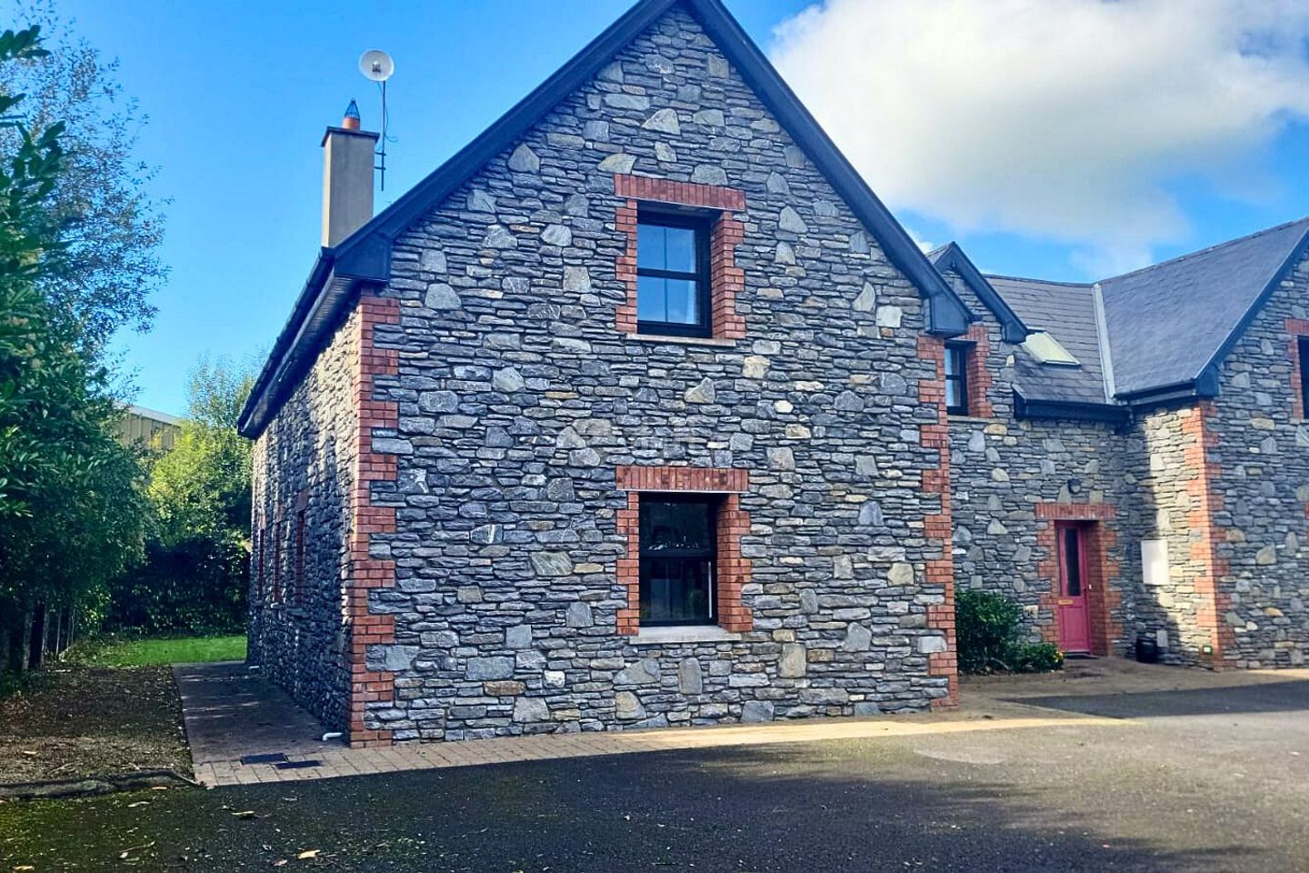1 Alders Grove, Faha, Ballyhar, Co. Kerry