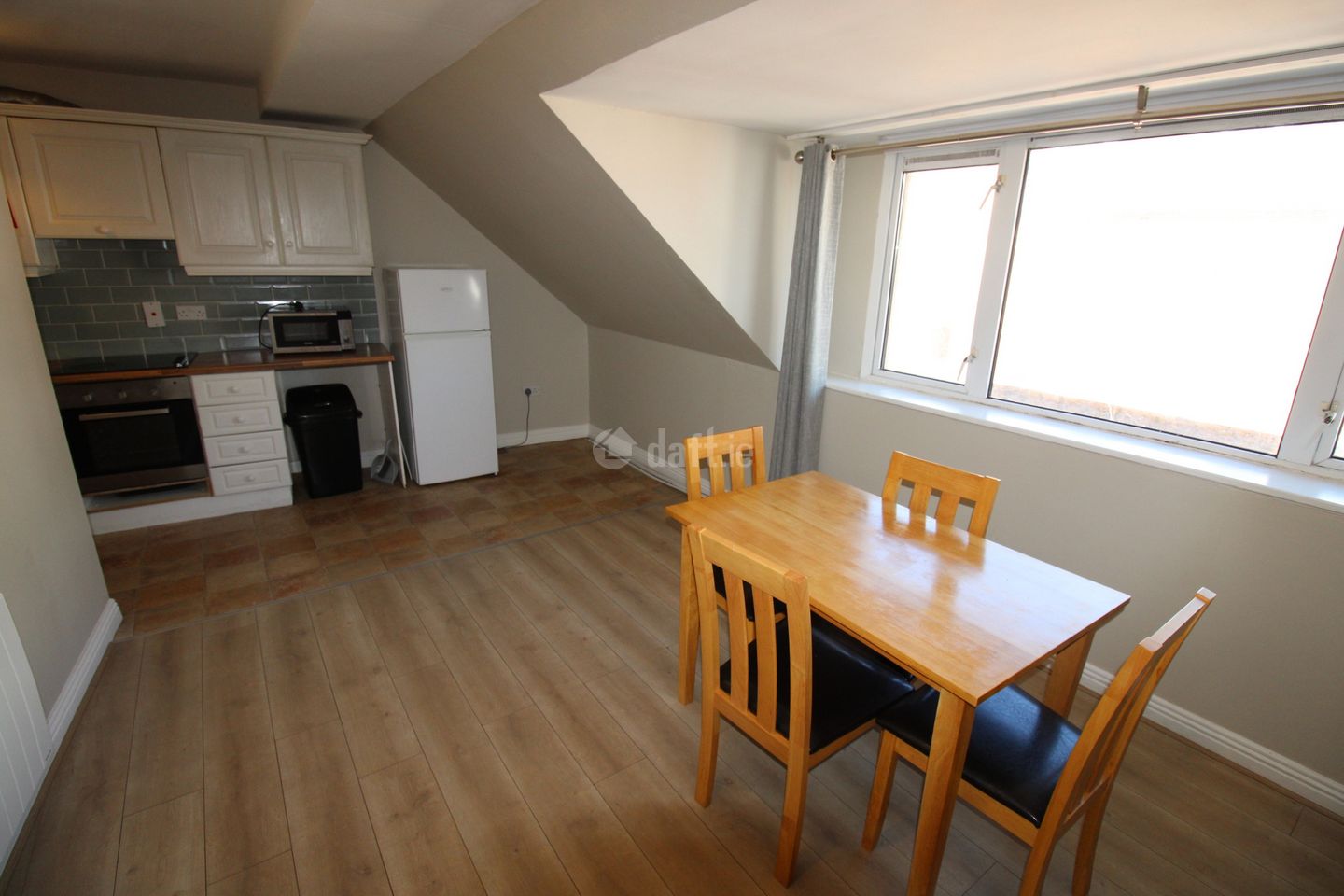 Apartment 10, Roundhouse Apartments