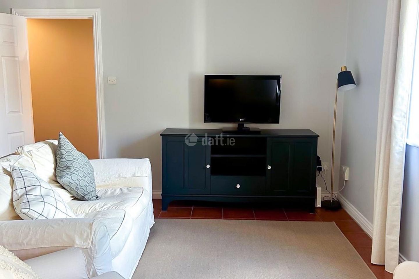 College Road,Galway Short-Term 6-Month Let, Modern 2-Bed Apartment | €2,600/month (All Bills Included), Bohermore, Co. Galway