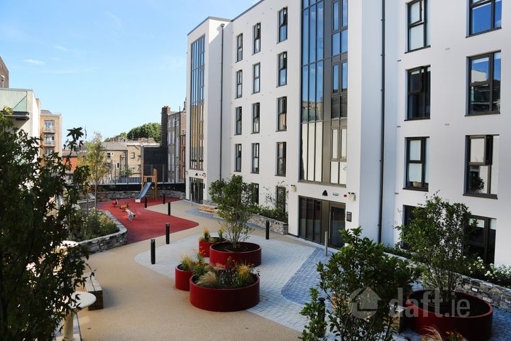 The School Yard, 533, Dublin 1