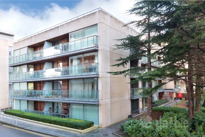 Apartment 8, Lapwing, Thornwood, Booterstown Avenu, Booterstown, Co. Dublin