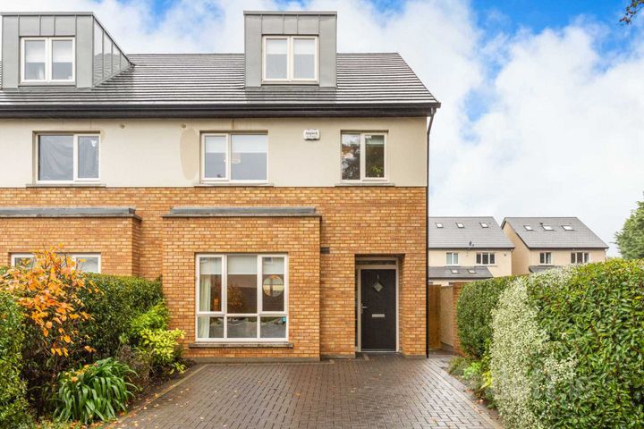 1 Dodderbrook Wood, Old Court Road, Ballycullen, Dublin 24, Dublin