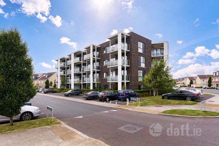 Orchard Hall, Diswellstown Avenue, Hamilton Park, Castleknock, Dublin