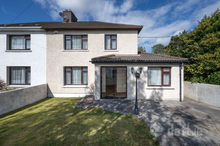 San Michele, 30 Earlwood Estate, The Lough, Co. Cork, T12Y2H6