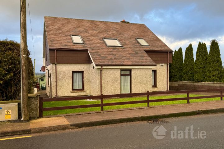The Cottage, Rathmacullig West, Ballinvuskig, Co. Cork