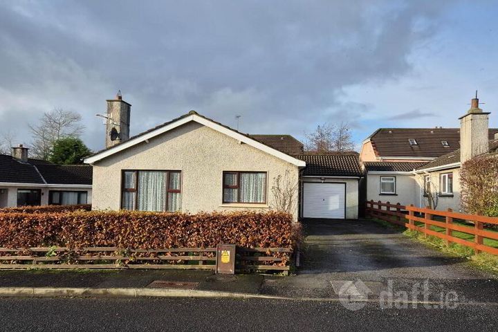 27 Knocknamona Park, Letterkenny, Co. Donegal