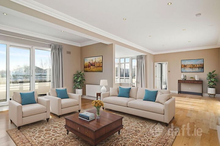 Penthouse Seamount, Booterstown