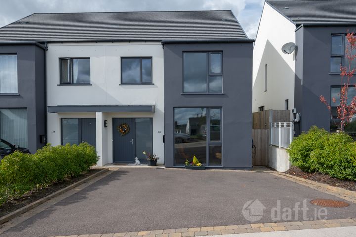 18 The Drive, Richmond Rise, Sallybrook, Glanmire, T45KH92
