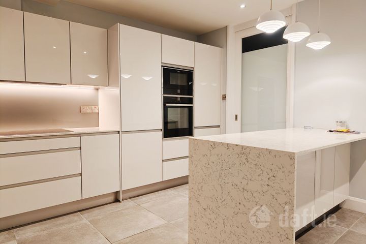 7 The Courtyard, Foxrock Park, Foxrock, Dublin 18