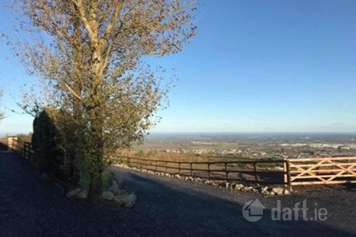 BLACKTHORN HILL STUD, Coolmine, Saggart, Co. Dublin