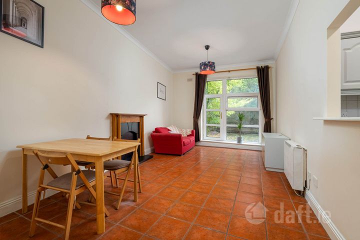 10 Market Square, Green Street, Dublin  7, D07V588