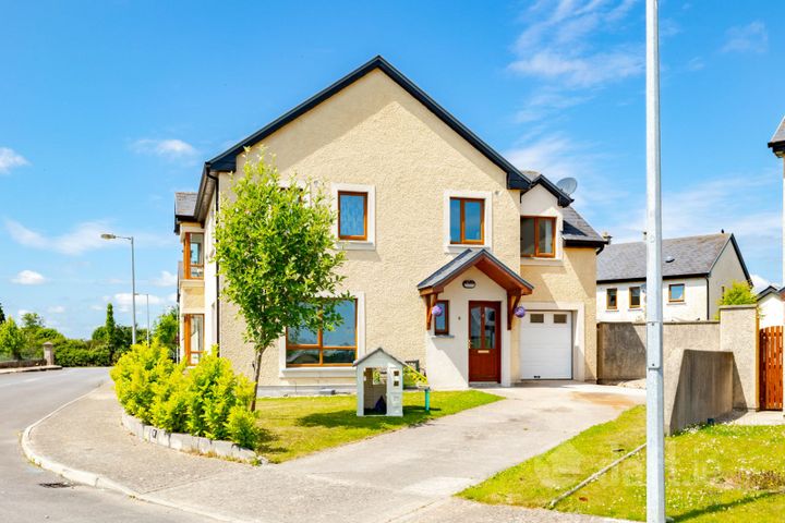 8 Ros Na Greine, Ardfinnan, Co. Tipperary, E91VH04