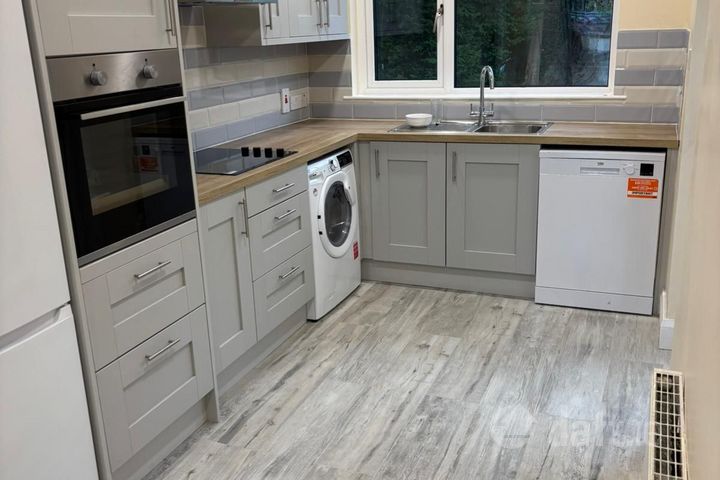 8 Woodview Park, Castleknock, Dublin 15, Navan Road (D7), Dublin 7