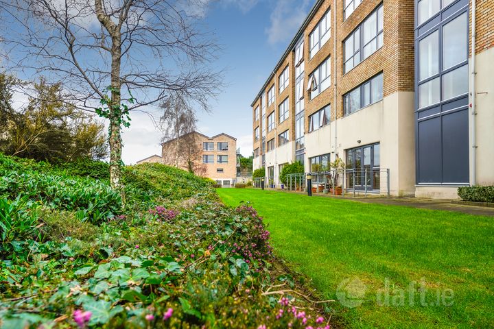 8 Corrig Hall, Ticnock Hill, Sandyford Dublin 18, Dublin 18, Dublin