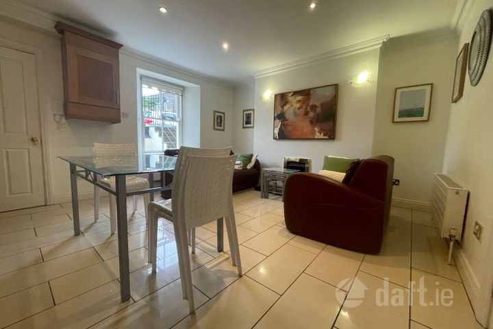 Flat 1 , 27 Pearse Square, Dublin 2, Grand Canal Dock, Dublin 2