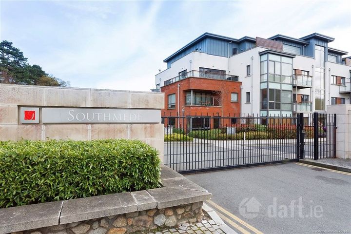 Southmede, Ballinteer, Dublin 16