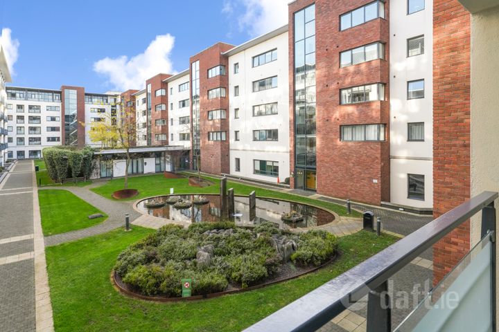 6 Barrow House, Custom House Square, IFSC, Dublin 1, D01A317