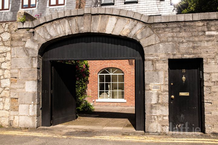 18 Upper Lad Lane, Dublin 2