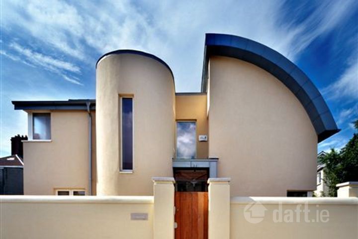 Cabo, Marine Court, Sandycove, Dublin