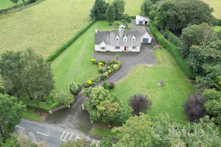 Larkins Cross, Ridge Road, Portlaoise,, Co. Laois, R32DCF4