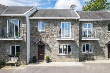 2 Grove Mews, Colla Road, Schull, Co. Cork