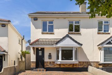 8 Sandyford Hall Grove, Dublin 18, Leopardstown, Dublin 18, D18K2V9
