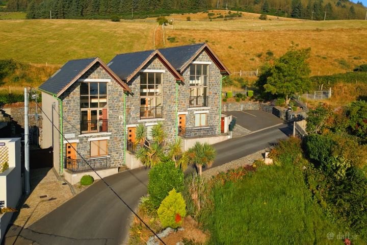 3 Castle Hill Mews, Castle Hill, Carlingford, Carlingford, Co. Louth, A91K793