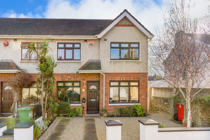 3 Strand Mews, Lea Rd, Sandymount Dublin 4, Dublin 4, Dublin