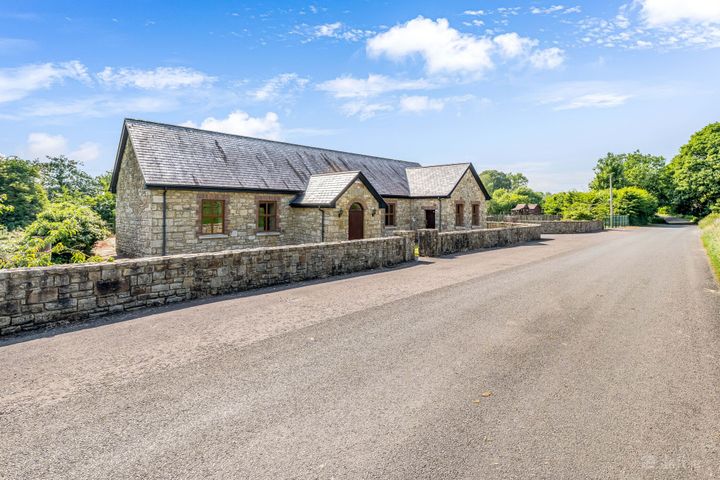 Templeport Hall, Killycluggan, Ballyconnell, Co. Cavan, H14XW84