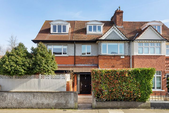 2 Oaklands Park, Ballsbridge, Dublin 4, D04E135